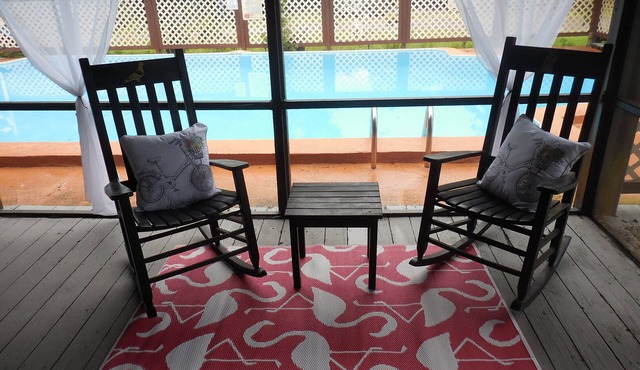 St. Augustine 4 bed/2 bath sleeps 8, pool. Great for families and nature lovers. in Elkton