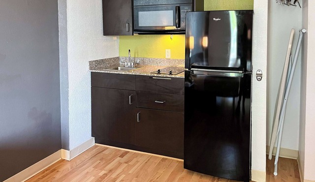 Studio 6 Suites Clarion, PA