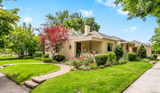 Stunning & Spacious | 938 Downtown Villa