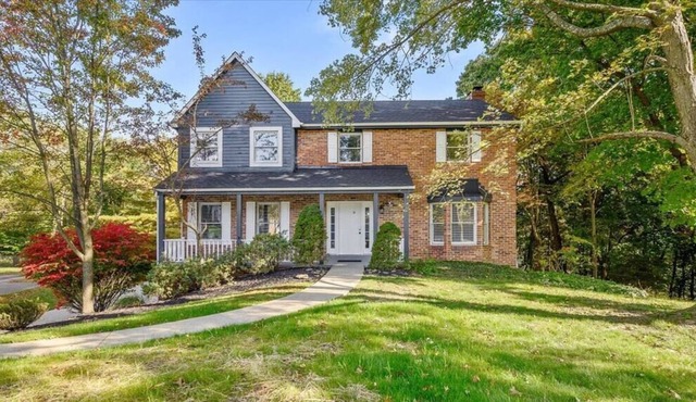Stylish and Spacious 5 Bedroom House in Wexford/Pittsburgh with Game Room