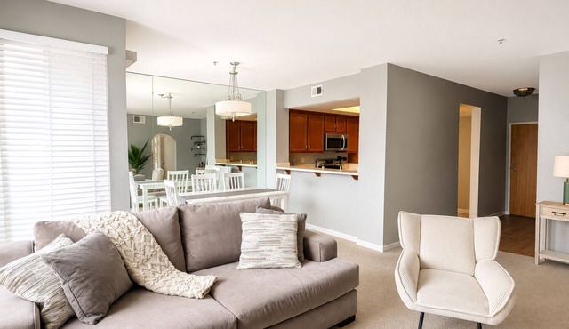 Stylish Friars Road Residence Pool & Elevator