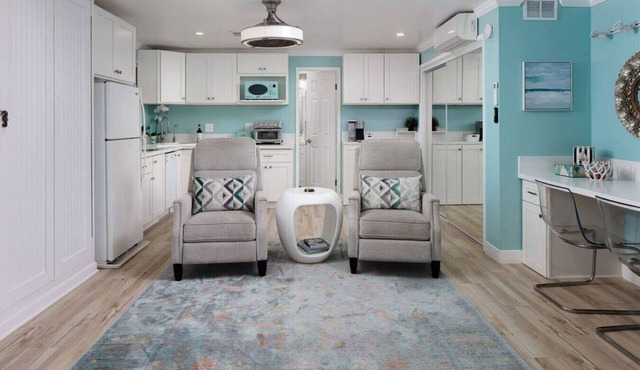 Suite with Rooftop Deck and Ocean Views in Mission