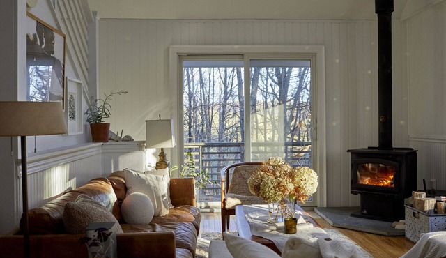 Sun-drenched upstate escape in Hudson