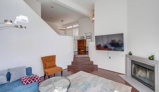 Sunny Townhouse in La Jolla UTC