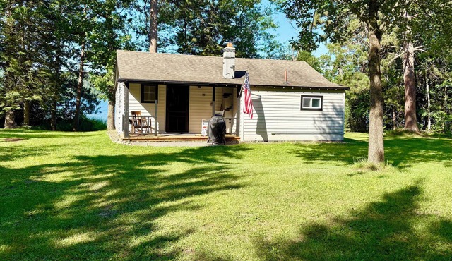Sunset Haven in tranquil Remer with AC, WiFi. Enjoy a peaceful getaway!
