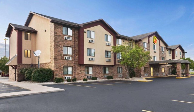 Super 8 by Wyndham Peoria