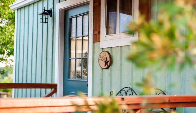 SWEET HILL COUNTRY CABIN in the PERFECT location; Sleeps 4-5