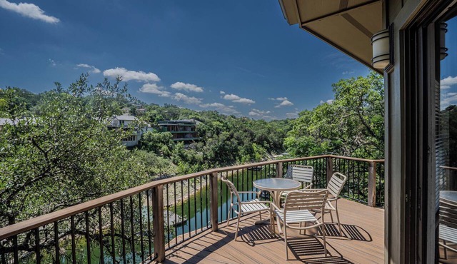 Texas Thistle #9 - Waterside Villa with Spa Amenities