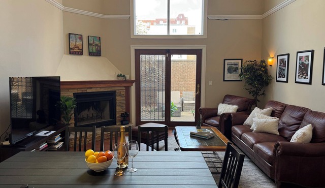 THE COMPOUND Large Exquisite House Private Yard 'Best Location' Well Appointed