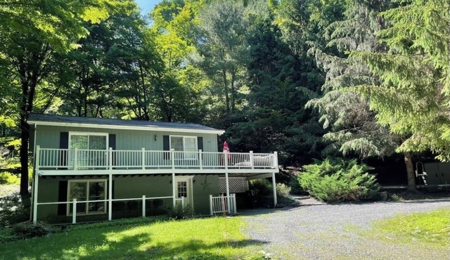 The Lake House - 500 ft. from Lake Wallenpaupack