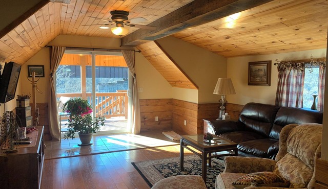 The "Sweet Suite" A Second floor suite with an exquisite view of the Yough River