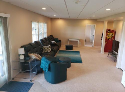 The Valley View 2 Bedroom Suite with Kit and Private Entry