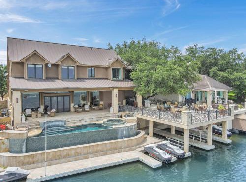 The Villa on Matern New Listing