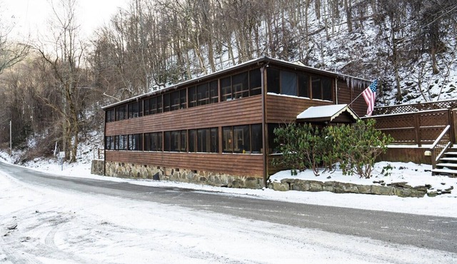 TheRiverFrontResort*6Rooms*sleeps20*40Min>Timb Mtn in Elkins