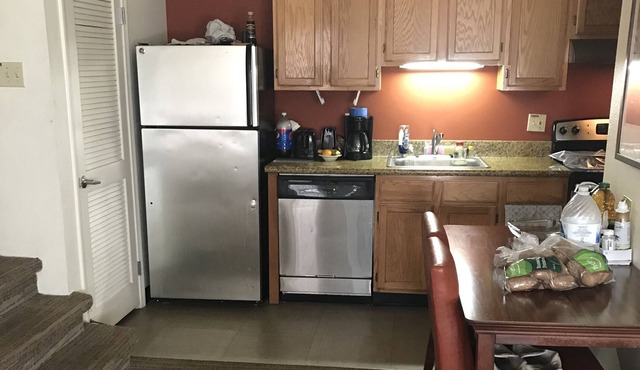 Tidy Private bedroom with private bath in Kearny Mesa