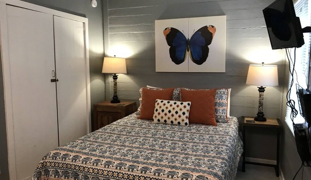Tiny Cottage 535 in Savannah's Landmark Historic District