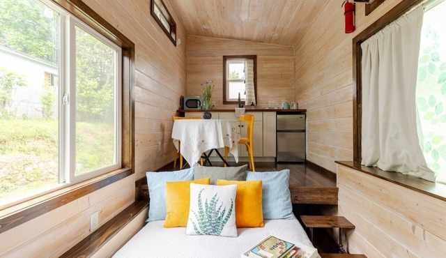 Tiny House Urban Farm Stay in Heart of Atlanta