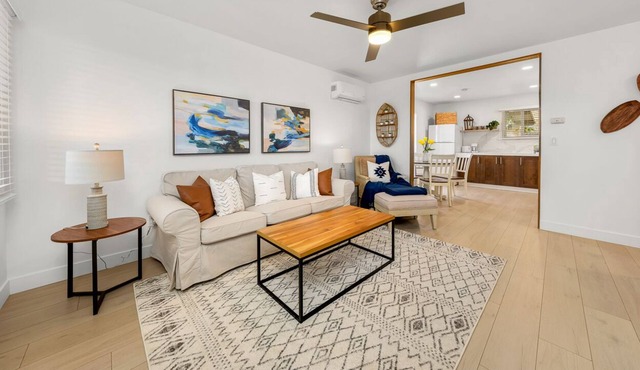 Travelers Retreat! Central-Coastal San Diego Location. Pet Friendly!