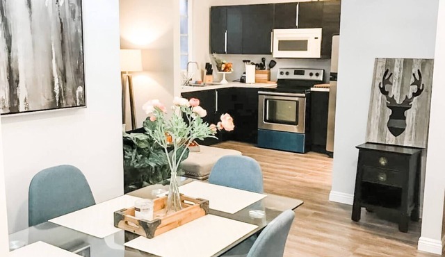 Traveling with colleagues or another couple? We manage multiple suites in this building — message us about availability.