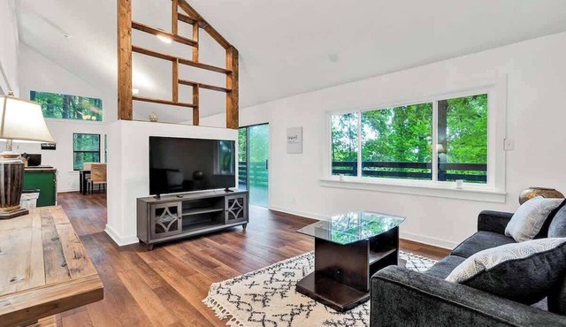Treetop Mountain Retreat Near Sewanee | Sleeps 6
