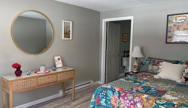 Two bedroom Carriage House Suite behind the Historical Highland Guesthouse