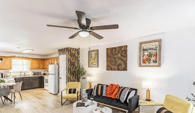 Two Modern 2BR Townhomes Sleeps 8 Decatur AL