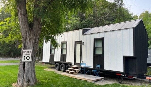 Unique tiny home experience in a one of a kind tiny home community!