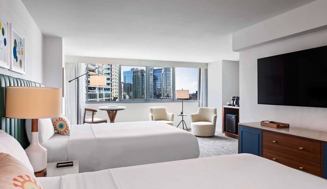 Vacation Starts Here! Near Chicago Riverwalk and The River Theater, Pets Allowed