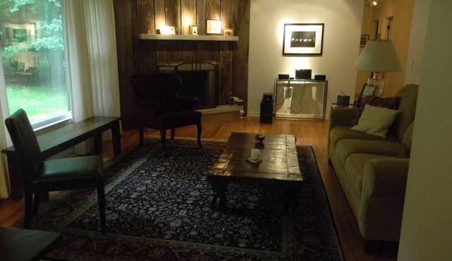 Very clean, comfortable home within walking distance of beautiful Kenyon College in Gambier