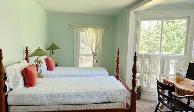VineCliff- Hundred Acre Haven-2