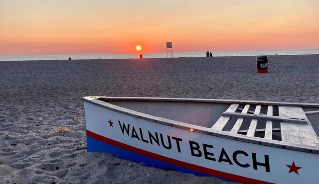 Walnut Beach Inn - close to the beach!