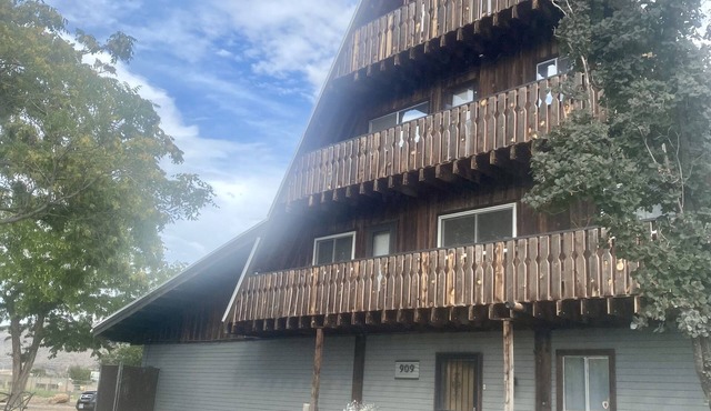 Welcome to wine country Colorado, relax @ the Palisade Chalet on your next trip.