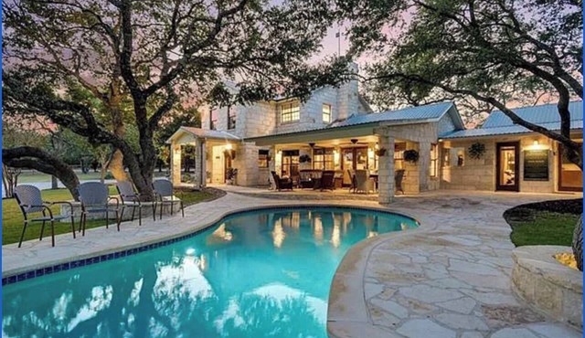 Wimberley Hill Country Retreat – Pond, Pool, Hot Tub & Firepit Under the Stars