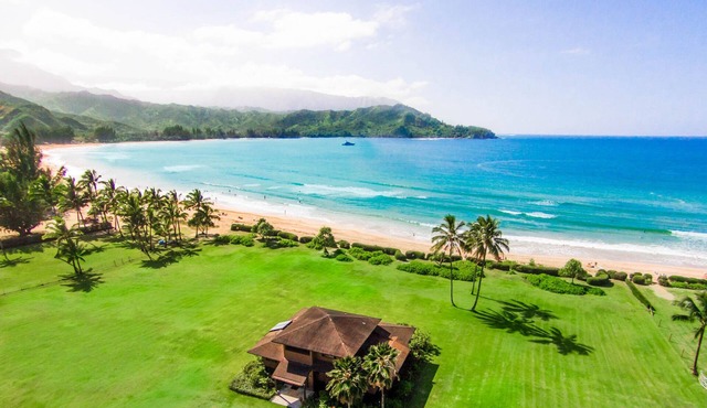 Wonderful 6 Bedroom for 10 Hanalei Home. Beachfront!