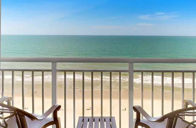 18th-floor oceanfront condo with balcony, beach access & views, hot tubs, pools