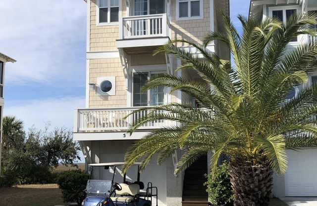 Quarterdeck Lane 