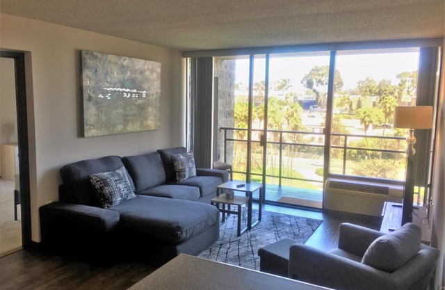 Beautiful Downtown San Diego 2 Bedroom Apartment