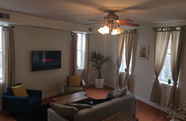 Spacious 2BR 2BTH Bi Level Apt with roof deck in the heart of Northern Liberties