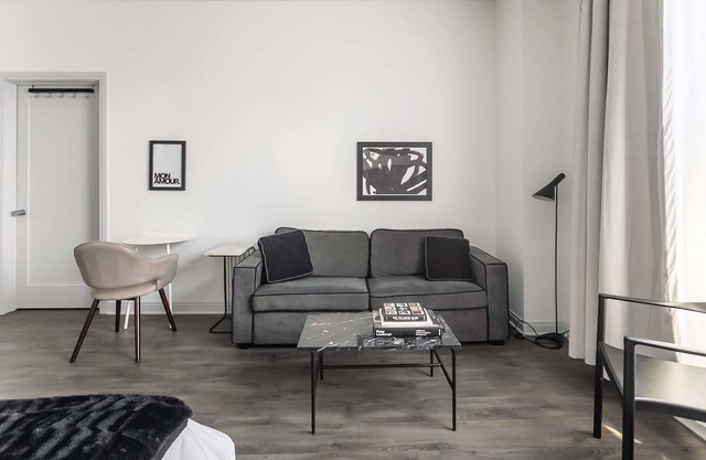 UChicago, Shops + Eats, Lake | Gym + W&D | Zencity in Chicago