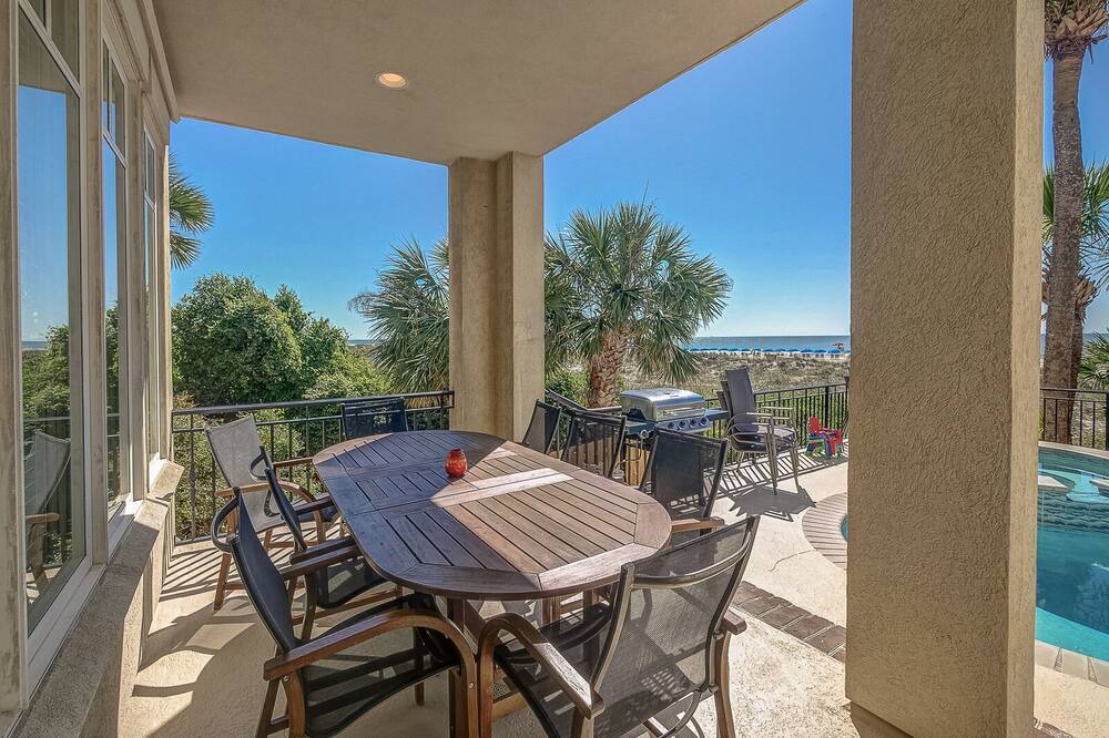 North Forest Beach Villa | 5 Roadrunner