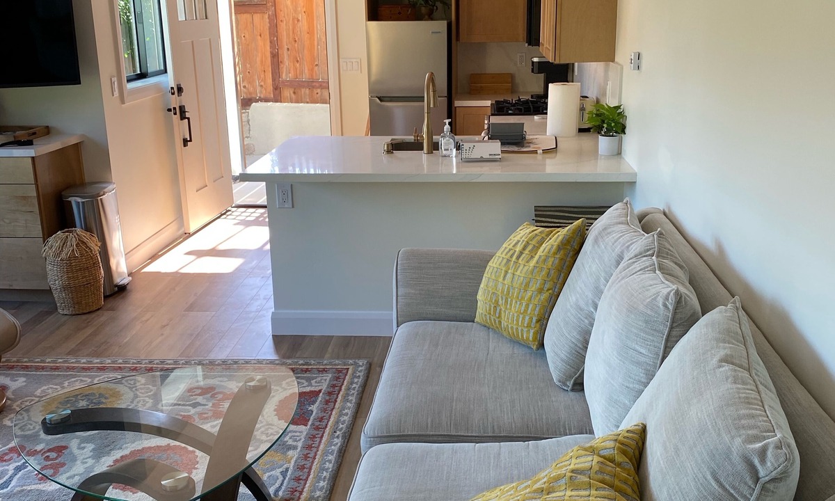 Mission Hills Apartment | Canyon View in peaceful Mission Hills