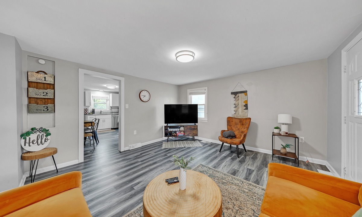 West Mifflin House | Pet-friendly 4br Near Kennywood & Pittsburgh 4 Bedroom Home