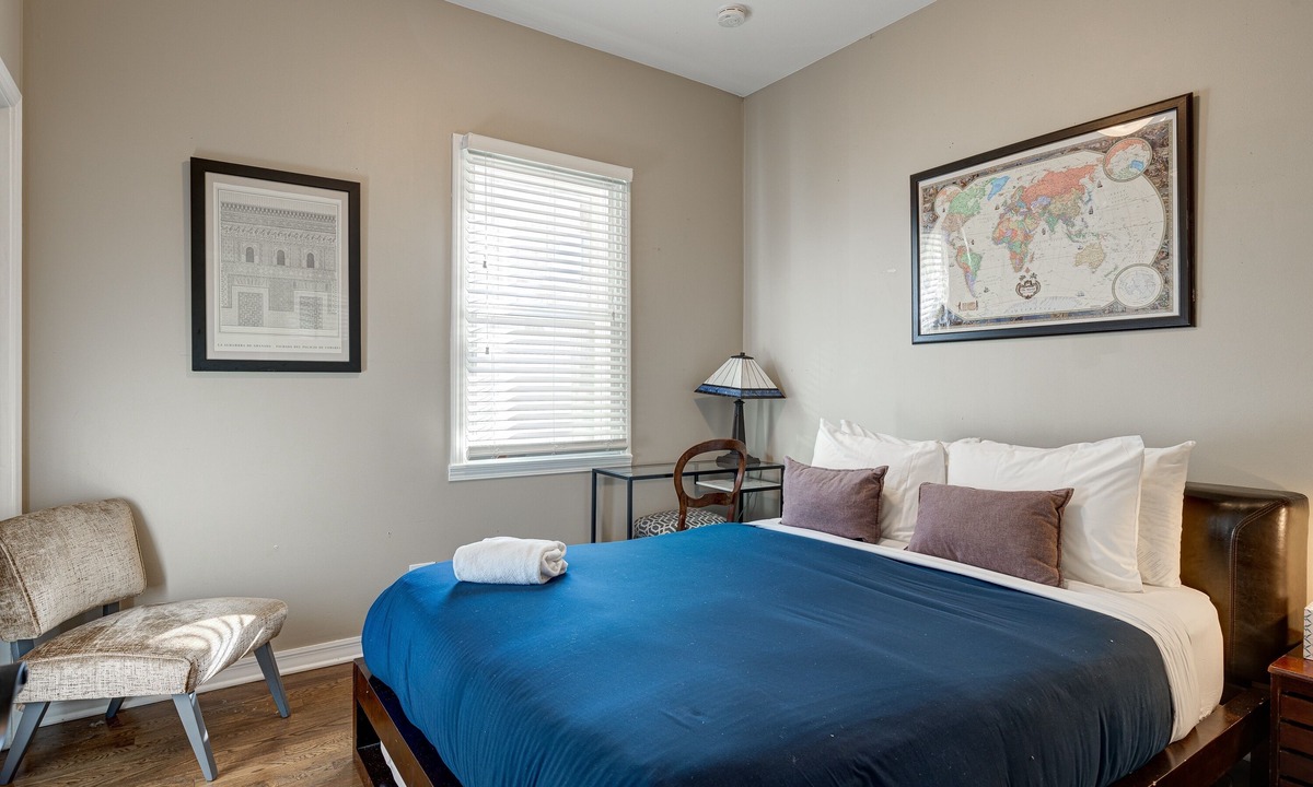 Old Town Condo | Two-Story STUNNER in Iconic Old Town Chicago by AllSet Turnover
