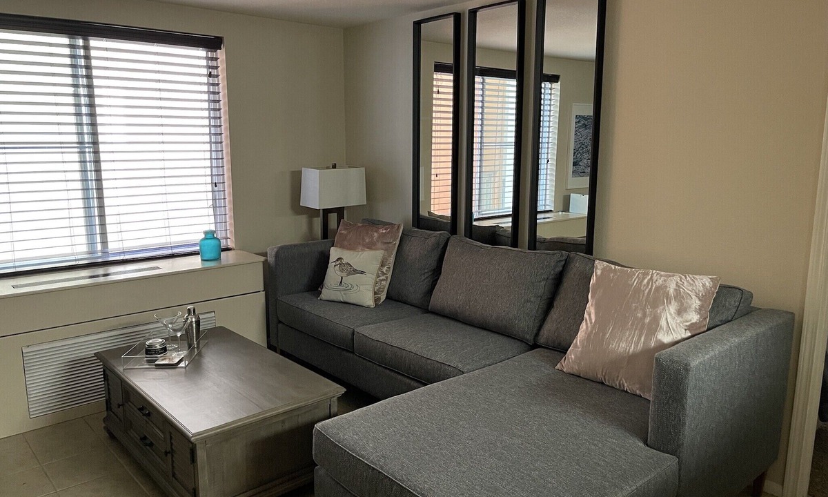Porta D'italia Condo | Heart of Little Italy - Five blocks from San Diego Bay