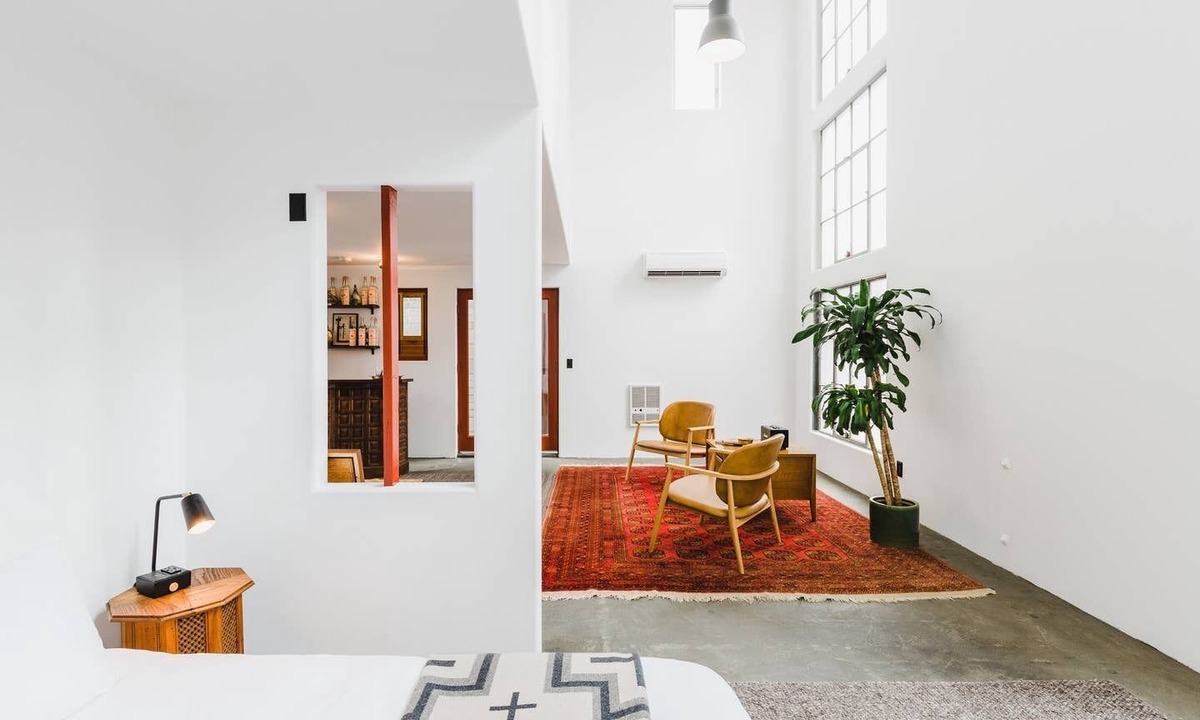 Little Italy Apartment | Room U at The Dutra Inn - Little Italy