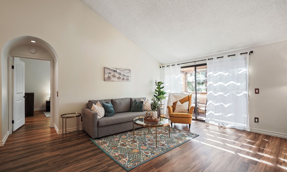 University City Apartment | UTC prime condo