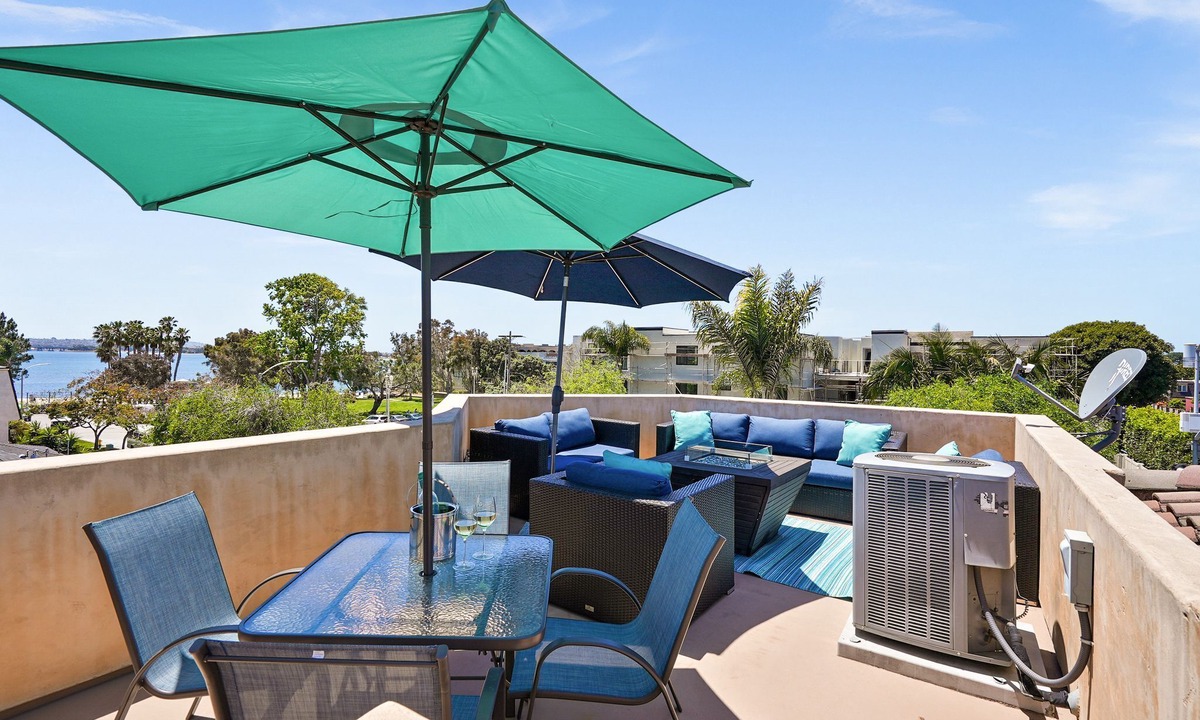 Crown Point Condo | Beach Perfection | Private Spa, Rooftop Views, Outdoor Kitchen & Garage Parking