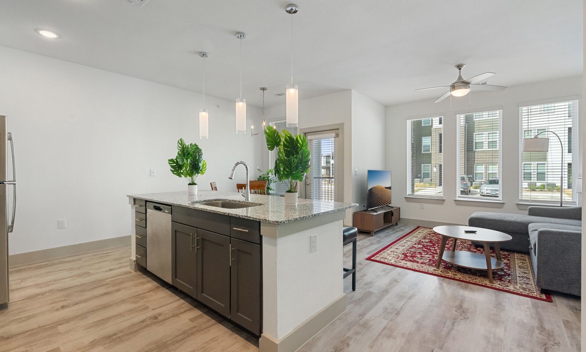 Stony Ridge North Apartment | Luxury 1BD/1BA Near The Airport 5953