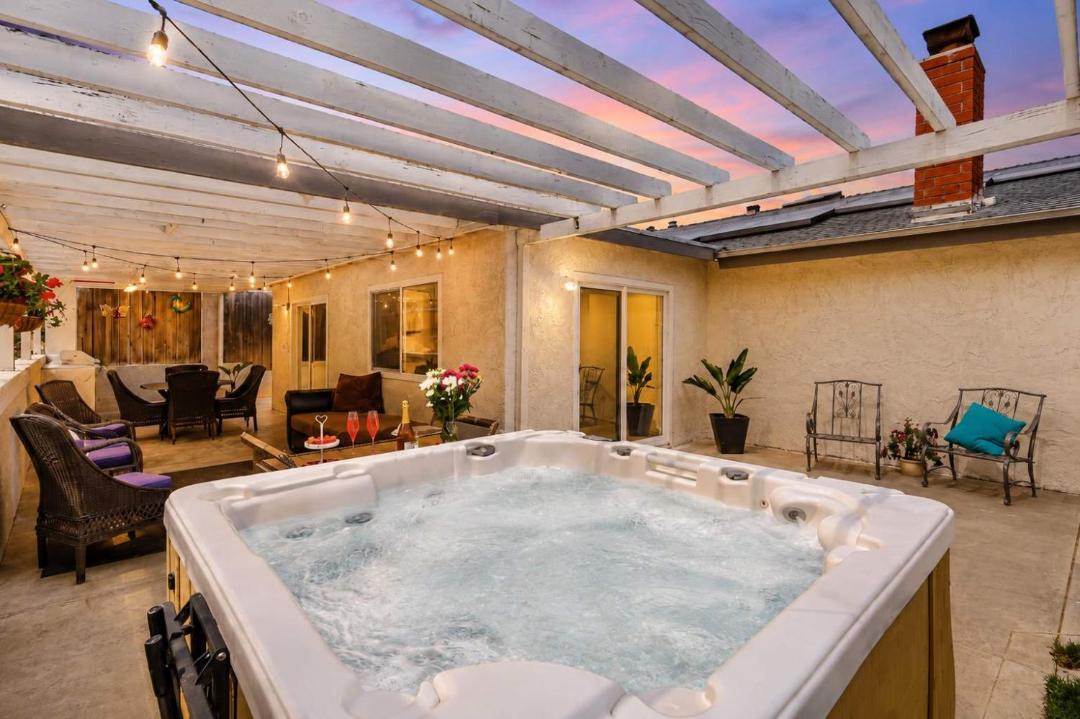 Spring Valley House | Spacious Home with Jacuzzi BBQ & Foosball