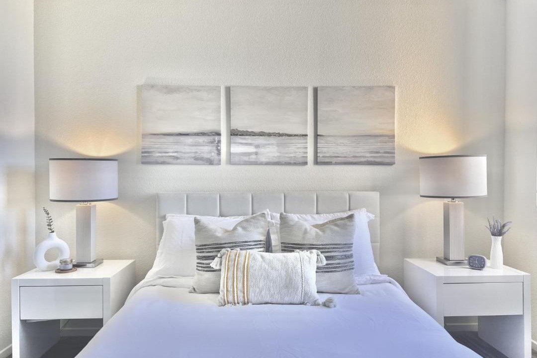 University City Apartment | Modern Apartment in La Jolla UTC - Close to Beaches, Shopping, Dining, UCSD